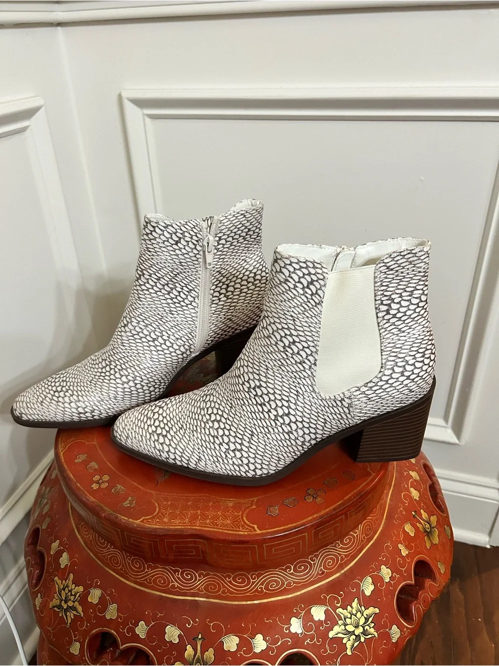 The Limited White Textured Kiki Chelsea Ankle Boots
